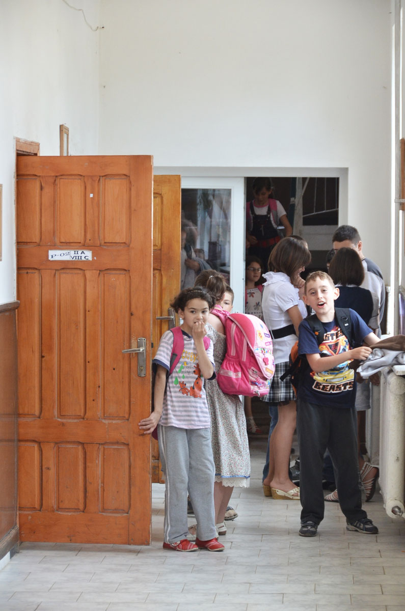 Campanie pentru educaţie în şcolile din întreaga ţară