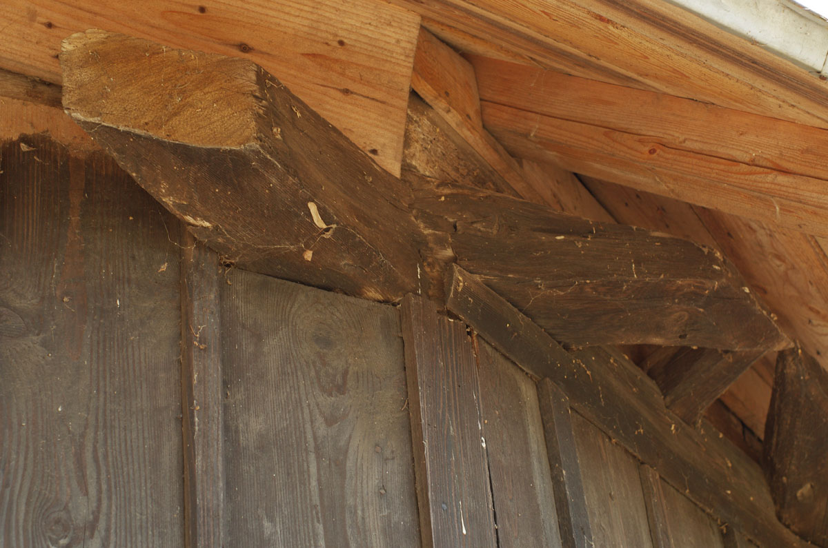 La Muncelul de Sus, biserica de lemn şi-a urmat satul