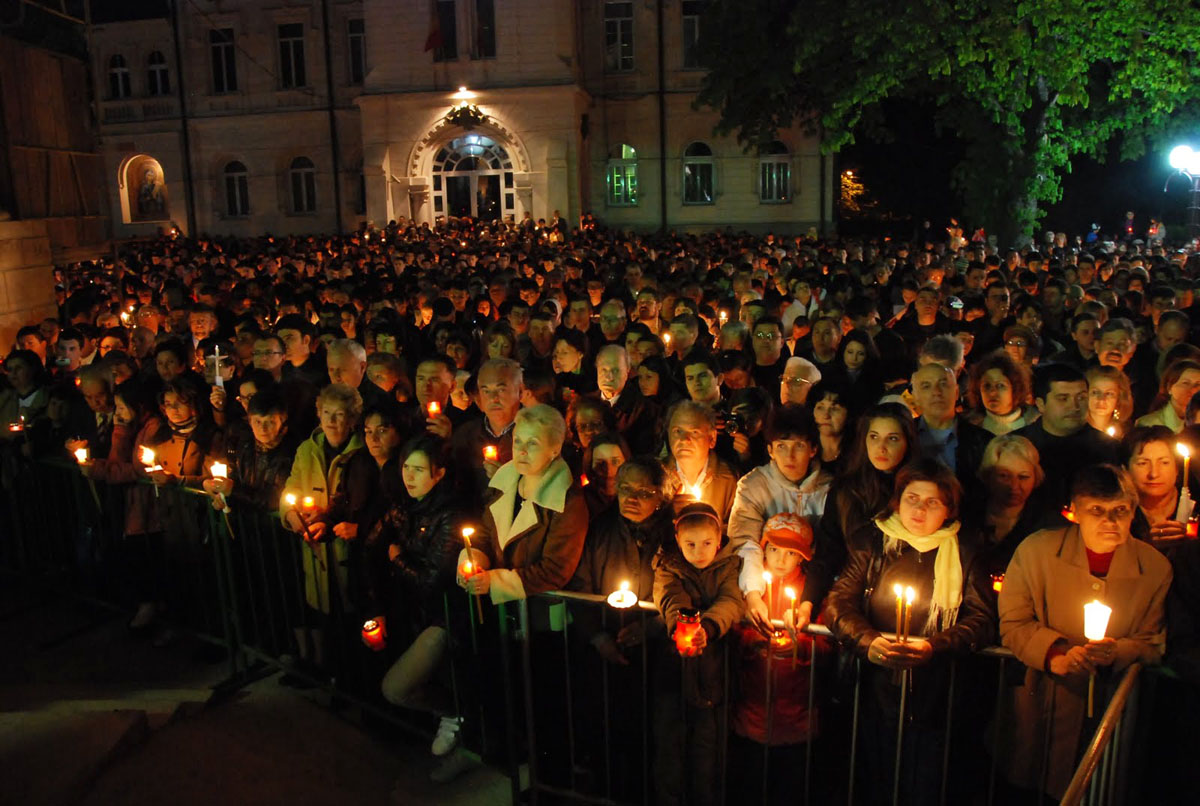 Slujiri arhiereşti în Mitropolia Moldovei şi Bucovinei de Sfintele Paşti