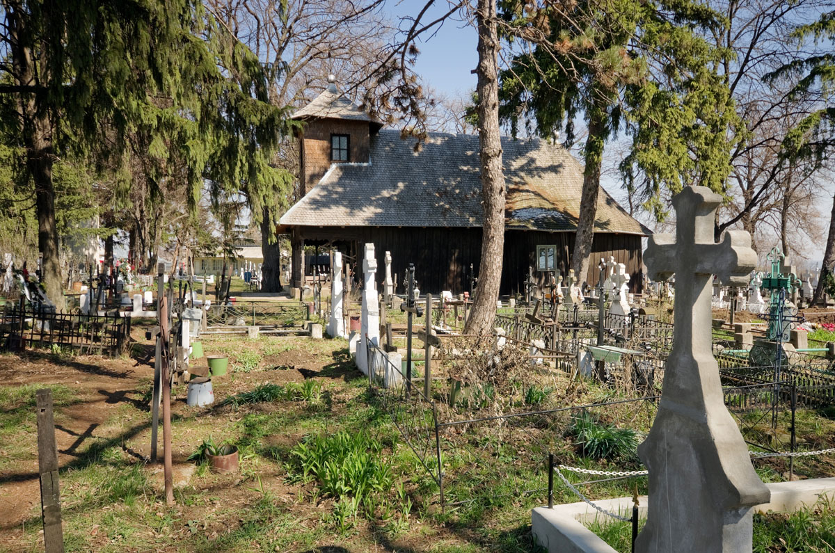 La Muncelul de Sus, biserica de lemn şi-a urmat satul