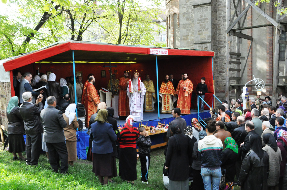 Sfânta Liturghie a fost oficiată de IPS Teofan, în incinta Bisericii „Sfântul Gheorghe“ Sărbătoarea oraşului Botoşani
