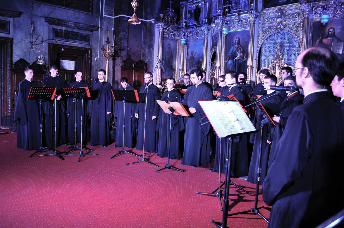 Corul „Byzantion“ va susţine sâmbătă, la Iaşi, concertul „Lumina Crucii“