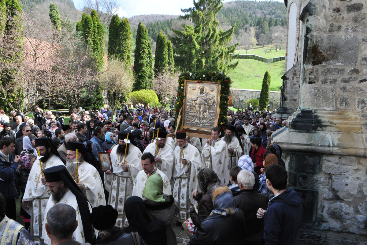 „Maica Domnului este apa cea vie într-o lume însetată şi cuprinsă de moarte“