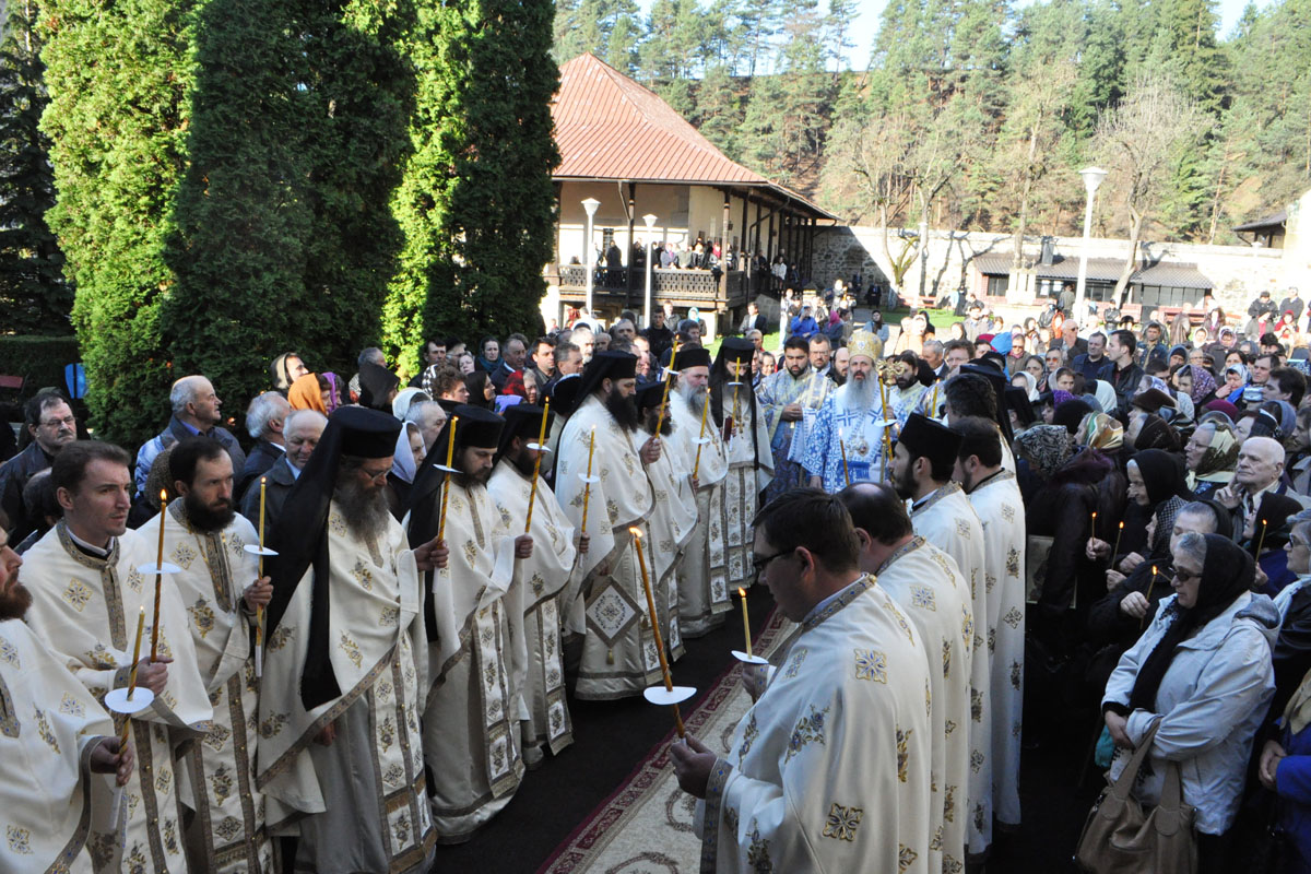 „Maica Domnului este apa cea vie într-o lume însetată şi cuprinsă de moarte“