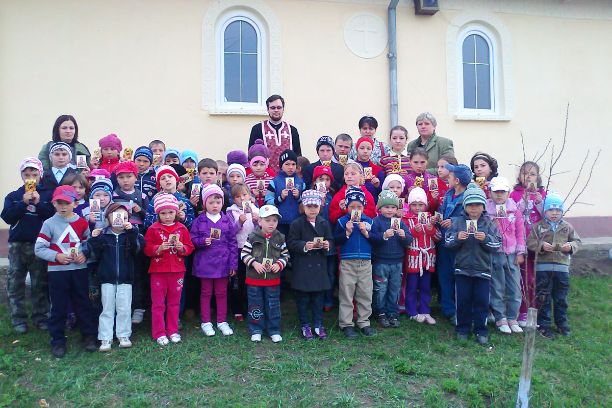 Activităţi pentru copiii parohiei din Miron Costin