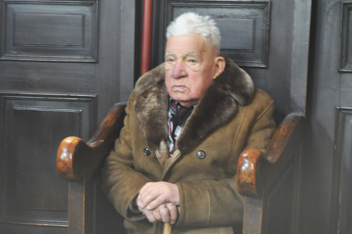 Pe calea rugăciunii, cu desagii de bucurii şi dureri