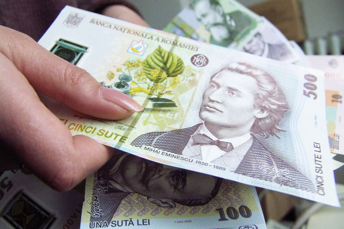 Românii plătesc mai scump decât ceilalţi europeni energia electrică