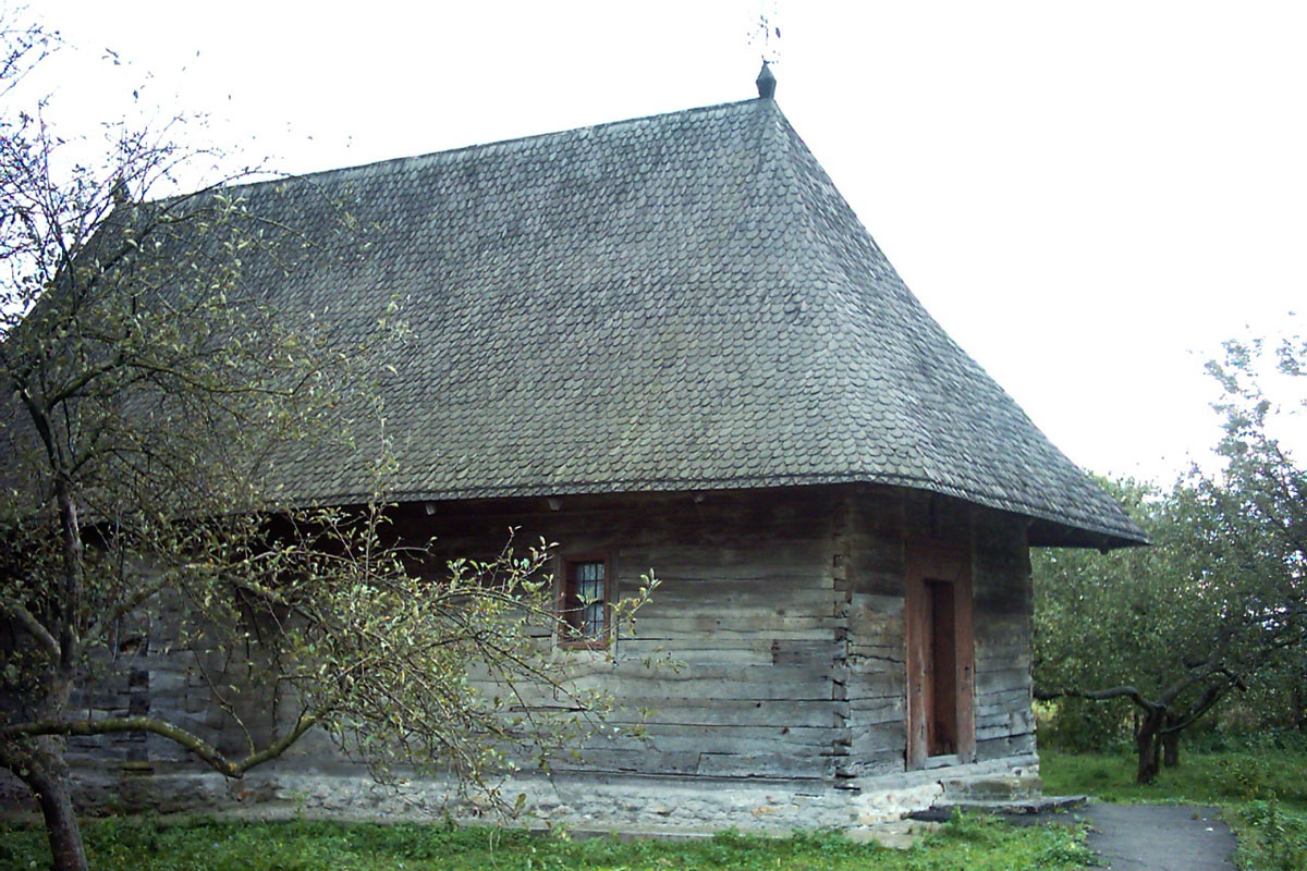 O moştenire aşezată pe lemn, în bisericuţele Sucevei