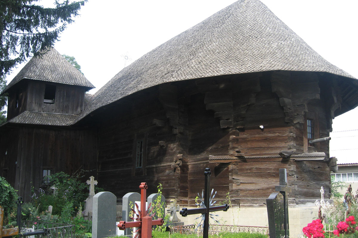 O moştenire aşezată pe lemn, în bisericuţele Sucevei