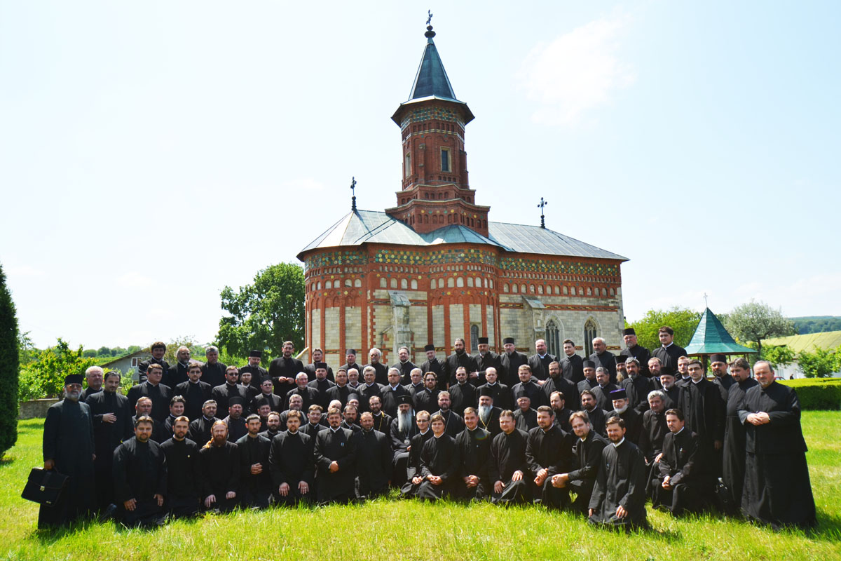 „Preotul este chemat să aşeze suferinţa aproapelui în inima lui“