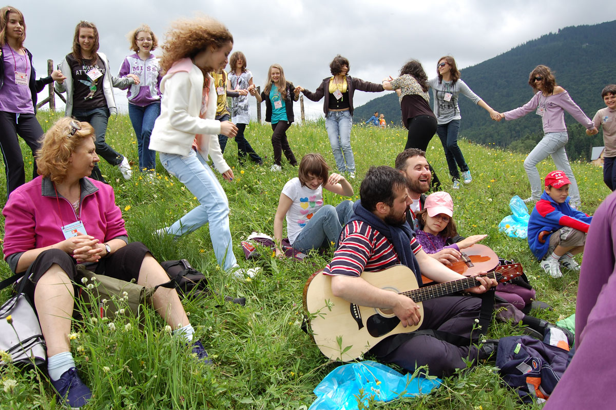 Taberele MMB, bucuria copiilor în vacanţa de vară