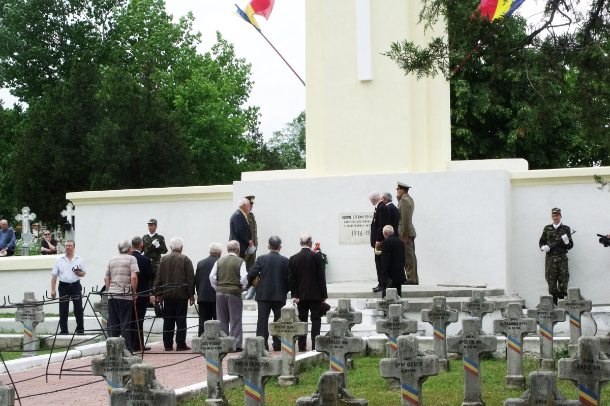 Eroii neamului, omagiaţi în Eparhia Huşilor