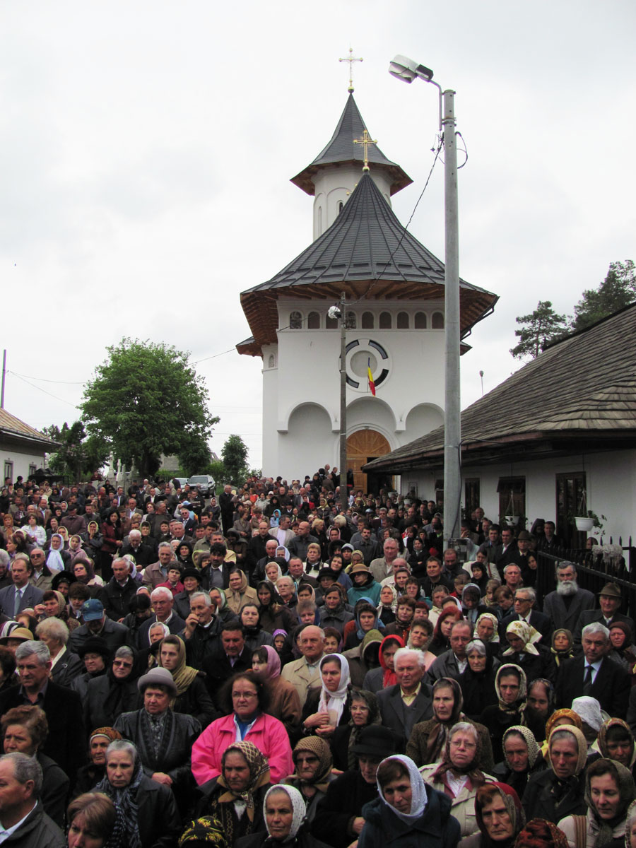 Sfinţiri de biserici în protopopiatele Piatra Neamţ şi Suceava 1