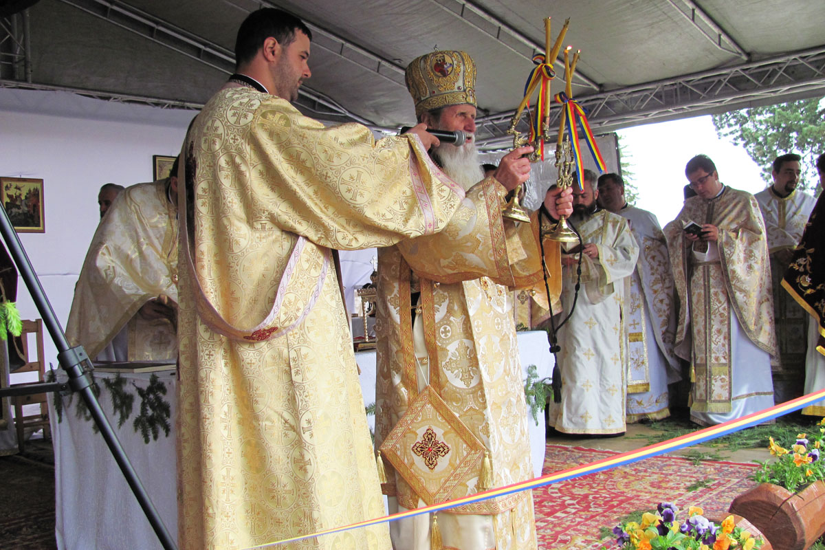 Sfinţiri de biserici în protopopiatele Piatra Neamţ şi Suceava 1