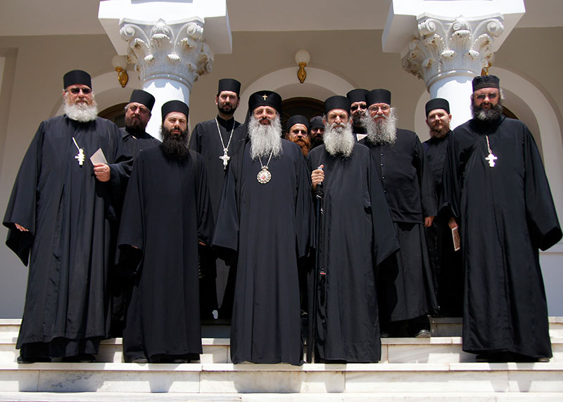 Pelerinajul a debutat cu vizita la Karyes. 10 zile în Sfântul Munte. Pelerinajul IPS Teofan, însoţit de directorii Seminariilor teologice din Moldova, în Grădina Maicii Domnului