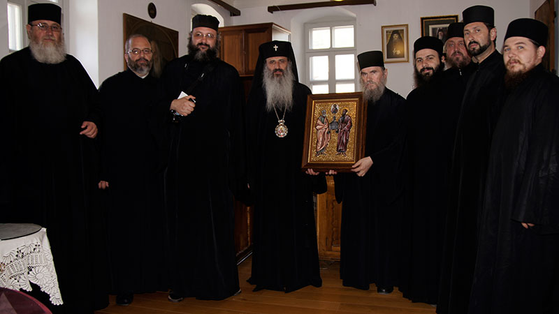 La mănăstirea Marea Lavră. 10 zile în Sfântul Munte. Pelerinajul IPS Teofan, însoţit de directorii Seminariilor teologice din Moldova, în Grădina Maicii Domnului