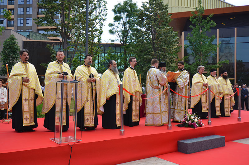 „Un orășel admirabil într-un oraș venerabil” „Un orășel admirabil într-un oraș venerabil”