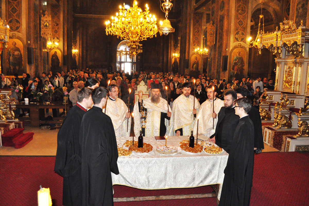 Parastas pentru mitropolitul Sofronie Miclescu