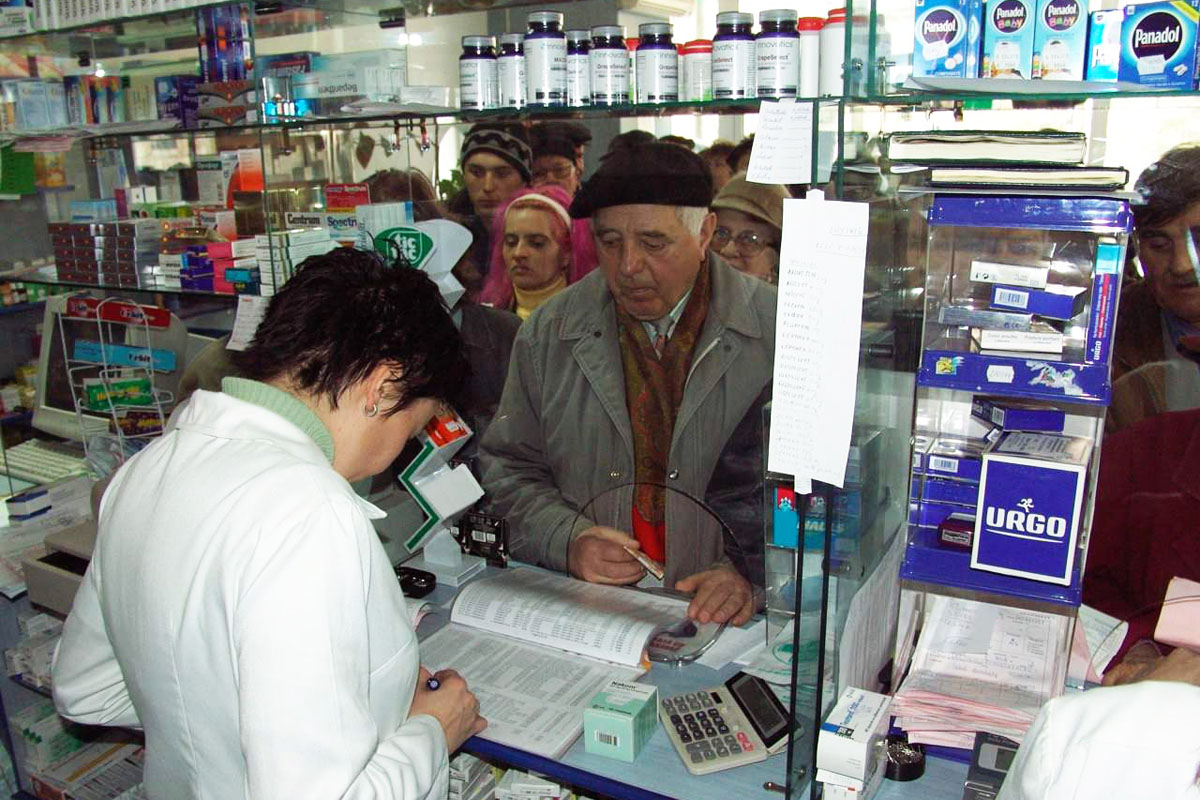 Medicii şi farmaciştii, instruiţi pentru trecerea la reţeta electronică