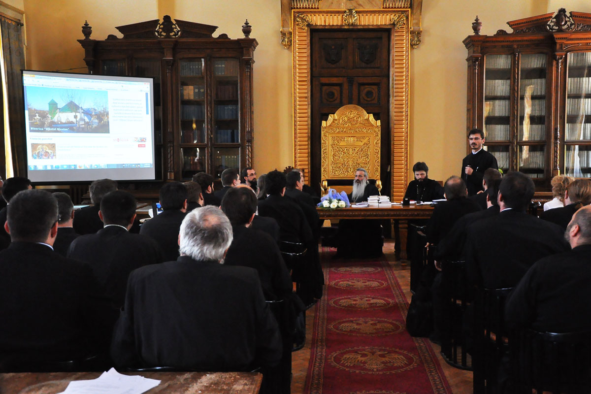 Preoţii Protopopiatului Iaşi 3 au primit instrucţiunile de utilizare a saiturilor incluse în „Reţeaua de saituri pentru parohii şi mănăstiri“ „Cea mai mare suferinţă vine din lipsa de sens a vieţii“