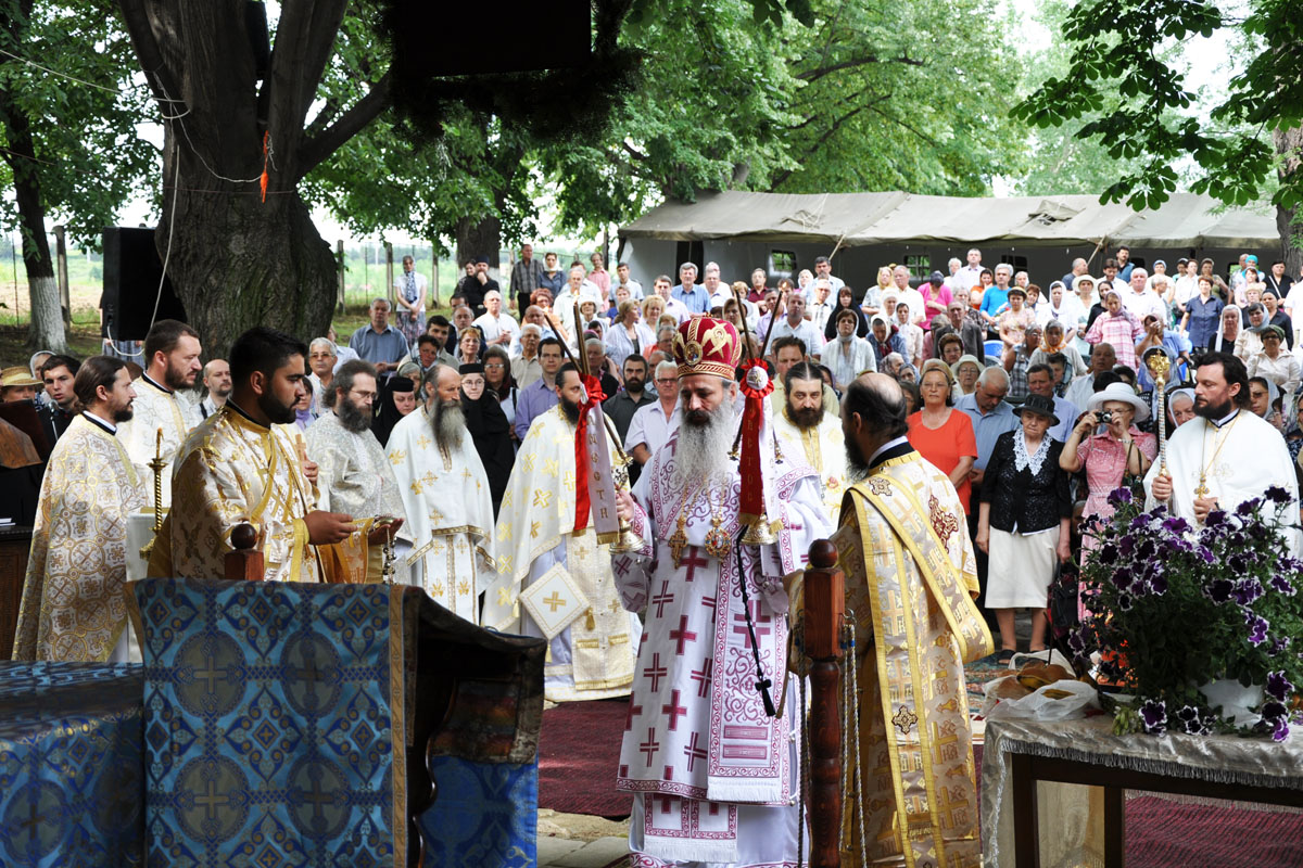 „Astăzi, Biserica prăznuieşte roadele Duhului Sfânt“ „Astăzi, Biserica prăznuieşte roadele Duhului Sfânt“