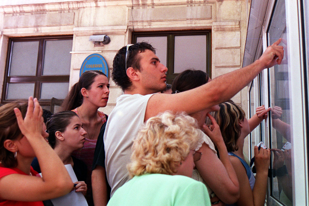 67% dintre elevii ieşeni - „utilizatori experimentaţi ai limbii române“