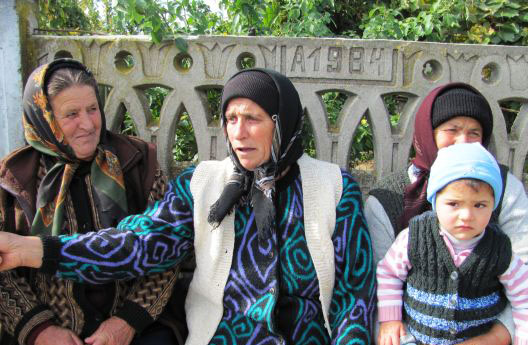 Constatăm, judecăm sau clevetim?