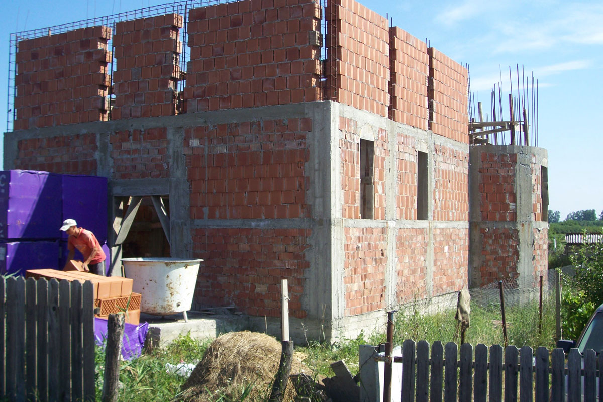 O nouă biserică pentru enoriaşii din parohia Cotu Morii