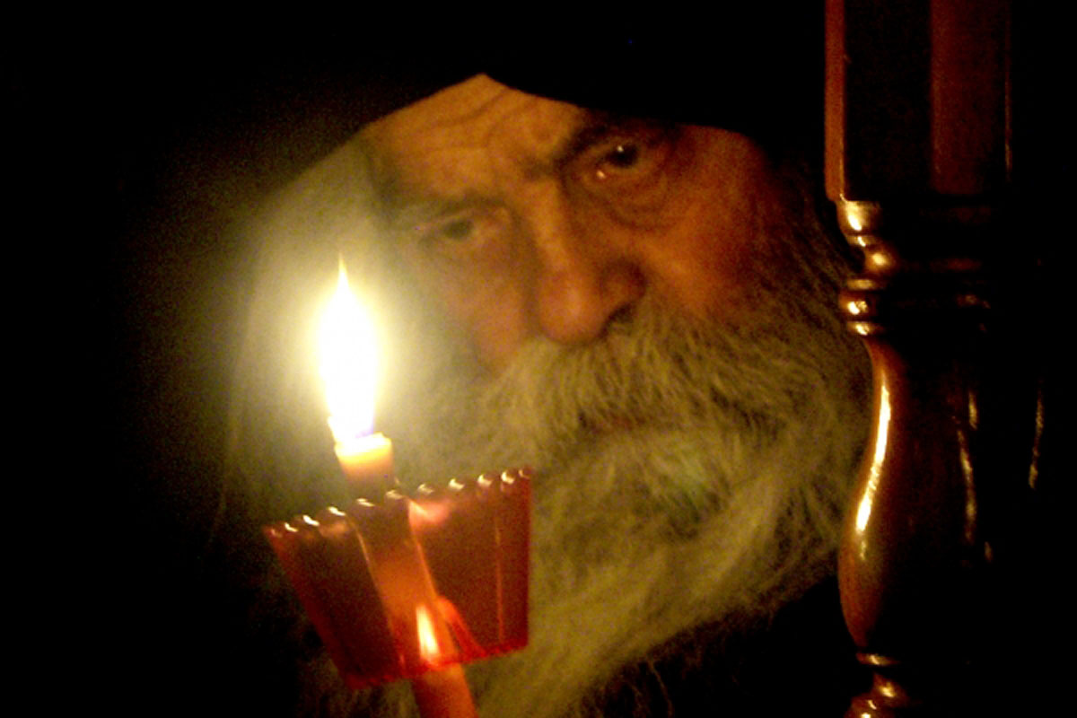 Să simţi cum clocoteşti zi şi noapte de dorul Preamăritului Dumnezeu