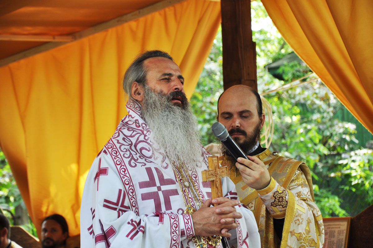 „Astăzi, Biserica prăznuieşte roadele Duhului Sfânt“ „Astăzi, Biserica prăznuieşte roadele Duhului Sfânt“