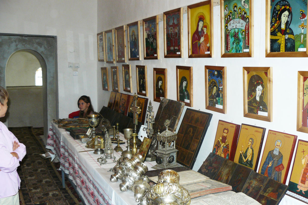 Vernisaj de pictură pe sticlă în parohia Feredeni