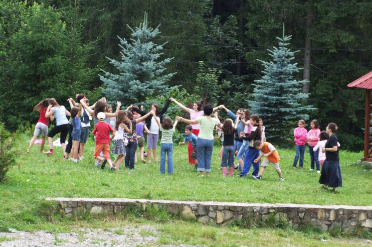 Bucuriile vacanţei în taberele MMB