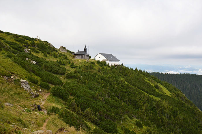 Pelerinaj pe muntele sfânt al românilor