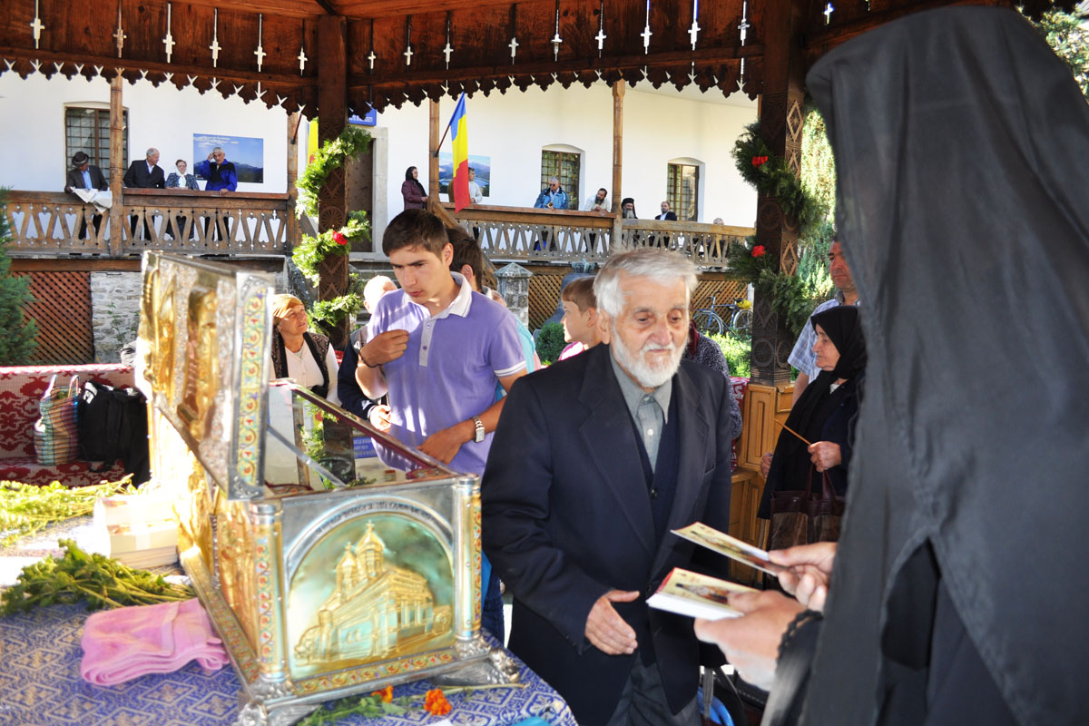 Moaştele Sfântului Varlaam, în pelerinaj la Piatra Neamţ