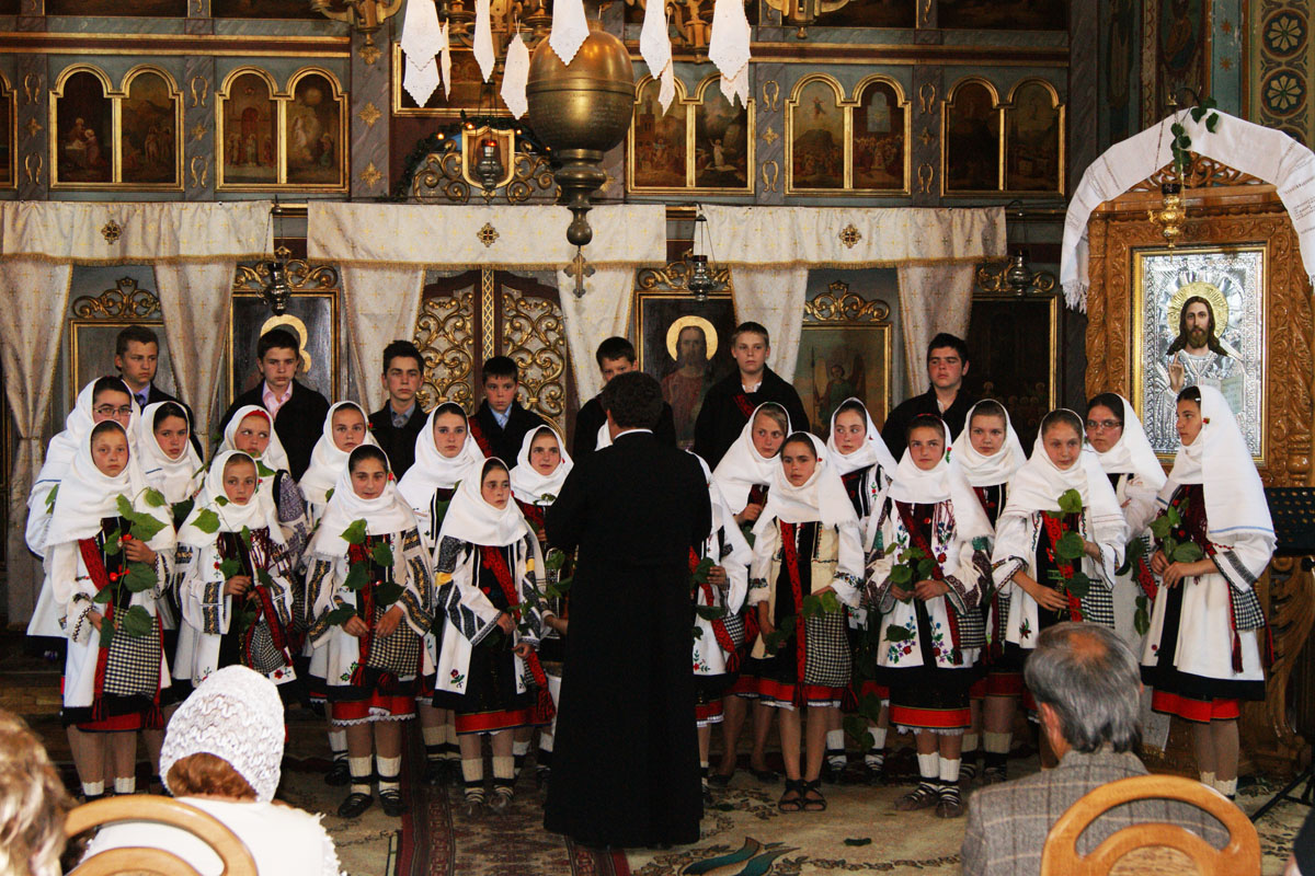 Grupul coral „Muguraşii“, al parohiei Bâlca Festival de muzică religioasă la Vicovu de Jos