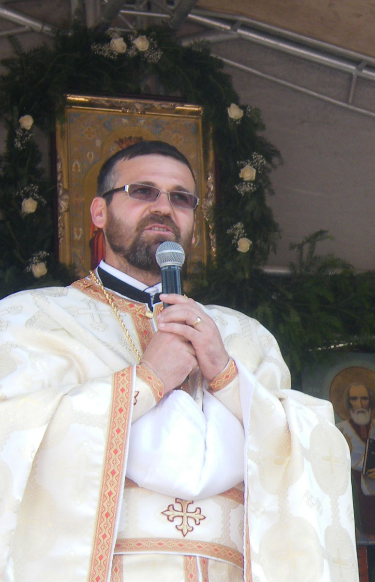 Resfinţirea bisericii parohiei Păltinoasa 1