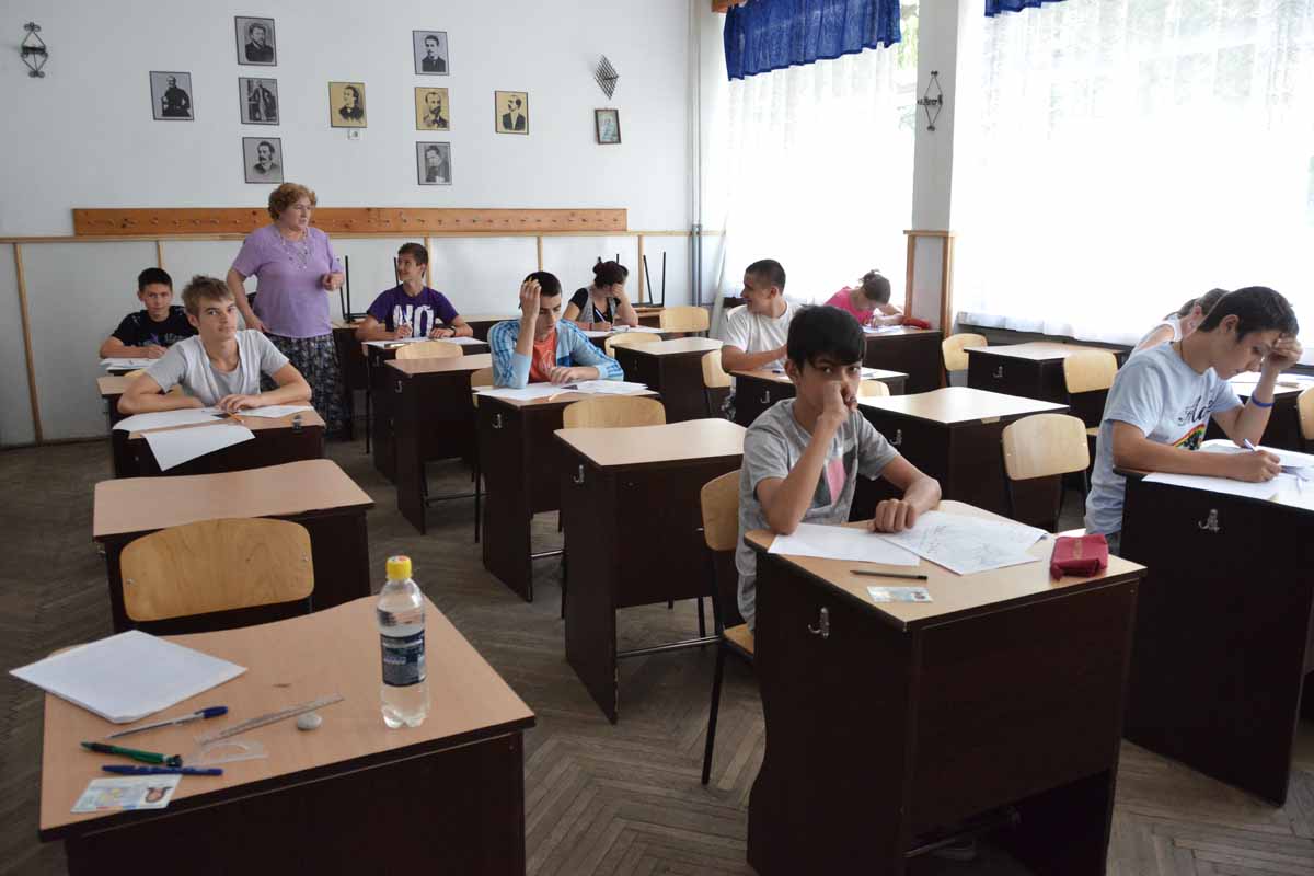 Astăzi începe evaluarea naţională