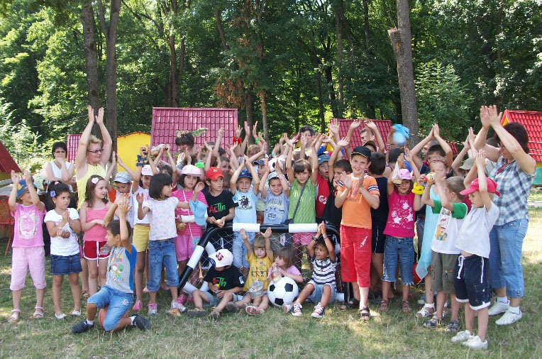 Activitate recreativă pentru copiii Complexului de Servicii Comunitare Bucium