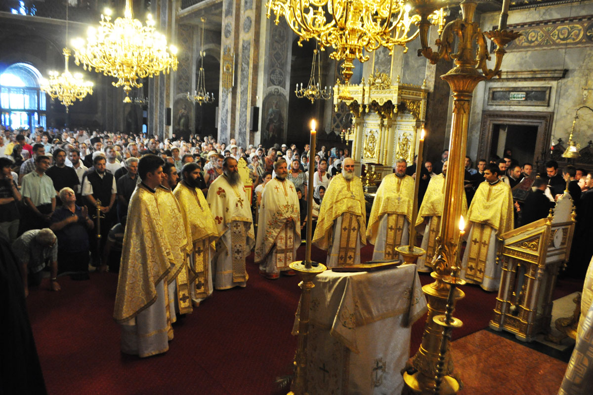 Sfânta Liturghie de la Catedrala mitropolitană din Iaşi Oraşul cântului bizantin