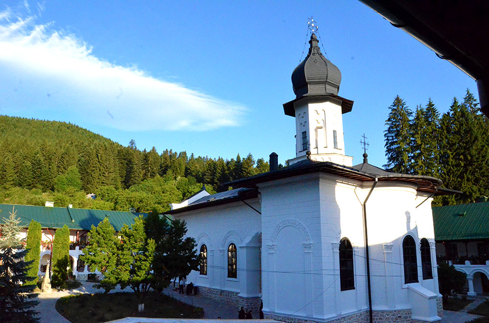 Mănăstirea Agapia,  frumusețea unei ctitorii înnoite