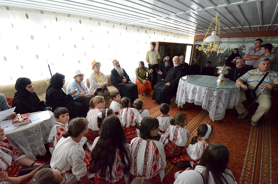 Inaugurarea casei memoriale "Alexandru Vlahuţă" „Cine vede sfinţii pictaţi de Grigorescu îşi doreşte să devină călugăr”