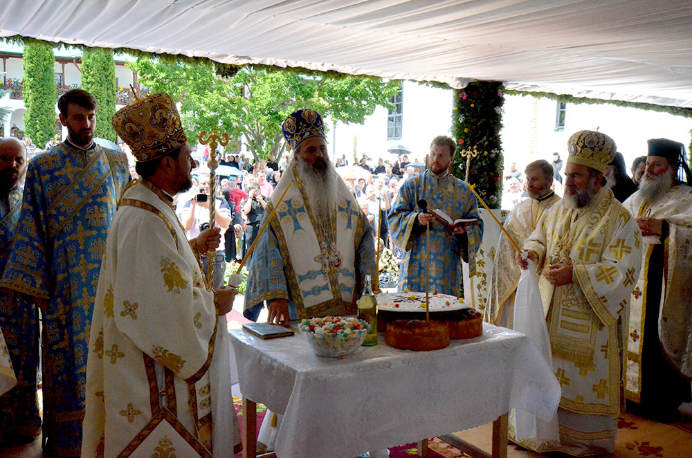 Parastasul pentru ctitorii Agapiei şi pentru pictorul Nicolae Grigorescu „Scopul vieţii creştine nu este dobândirea unui trai decent şi civilizat”