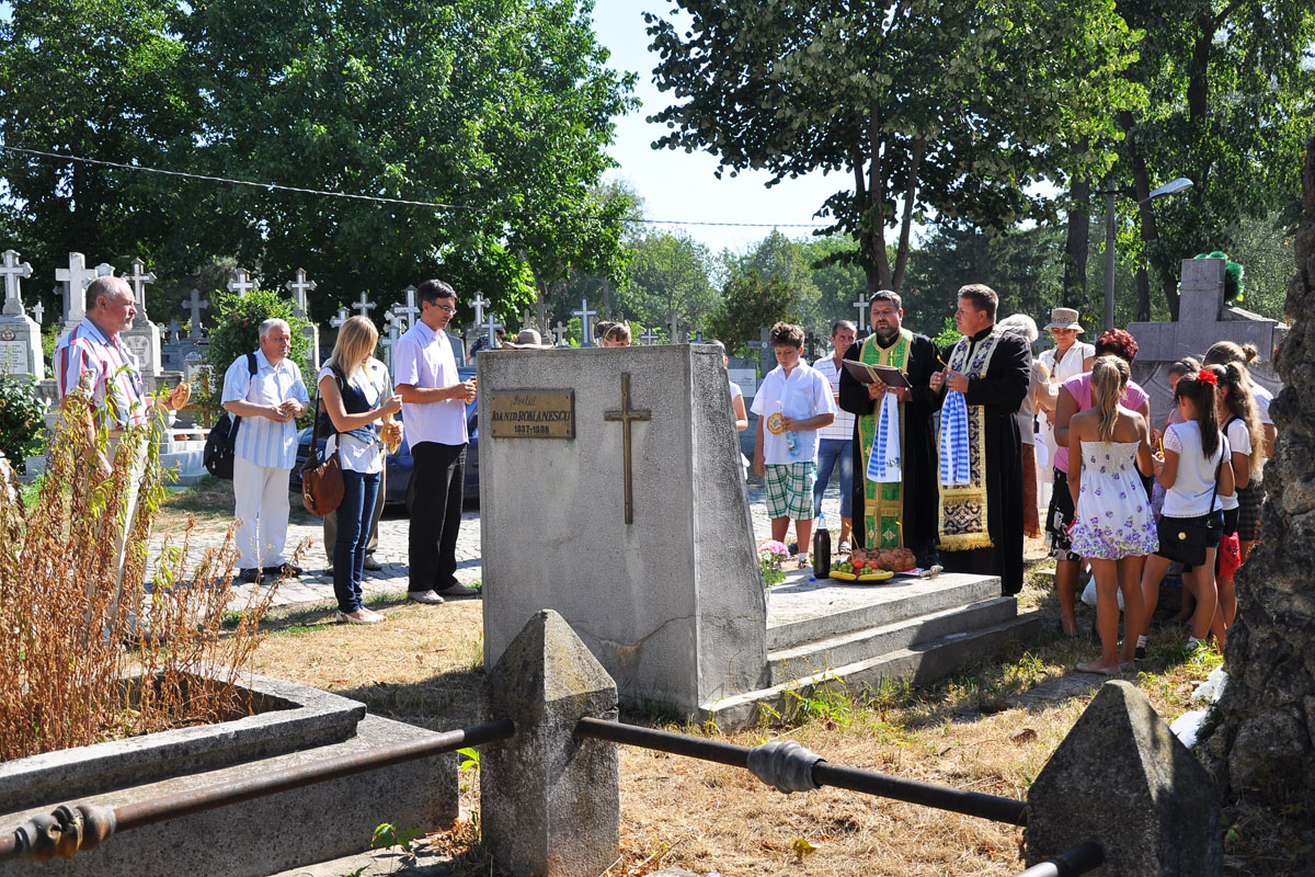 Sfântul Mare Mucenic Pantelimon, sărbătorit în comuna Aroneanu