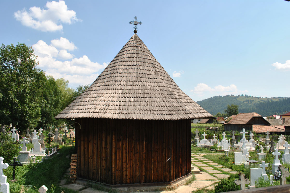 Bisericuţa reclădită de la Vama