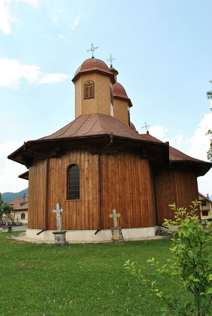 Biserica din Capu' Satului, un giuvaier din ţara lemnului