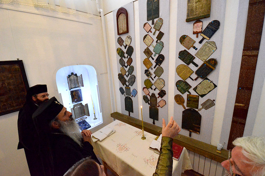 Pomelnicele ctitorilor Mănăstirii Agapia. „Cine vede sfinţii pictaţi de Grigorescu îşi doreşte să devină călugăr”