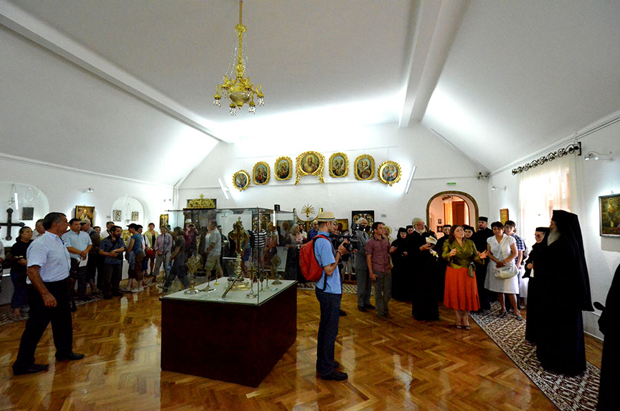 „Cine vede sfinţii pictaţi de Grigorescu îşi doreşte să devină călugăr” „Cine vede sfinţii pictaţi de Grigorescu îşi doreşte să devină călugăr”