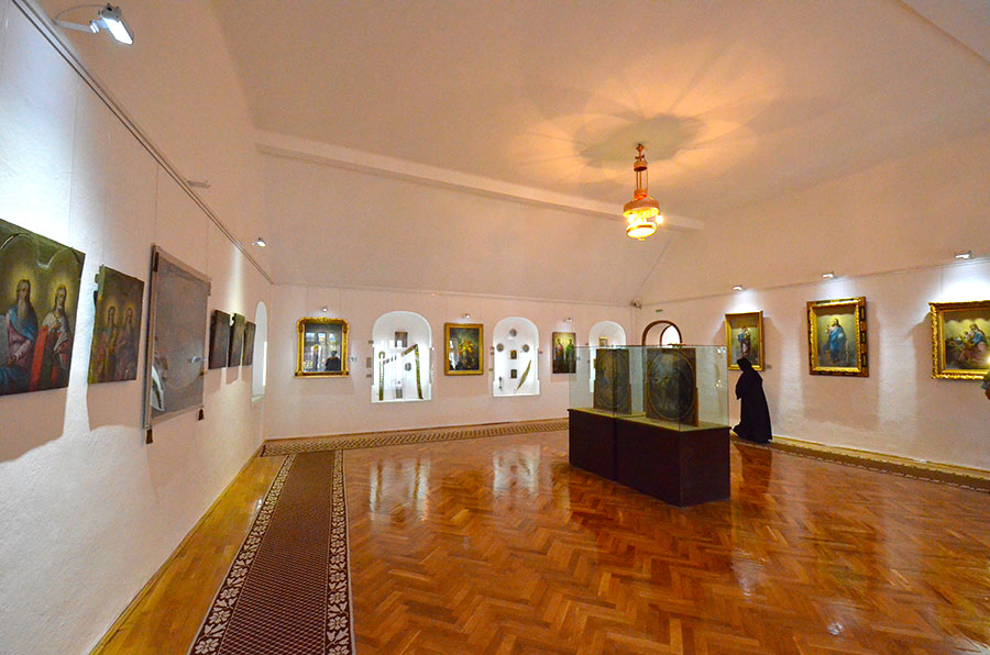 „Cine vede sfinţii pictaţi de Grigorescu îşi doreşte să devină călugăr”