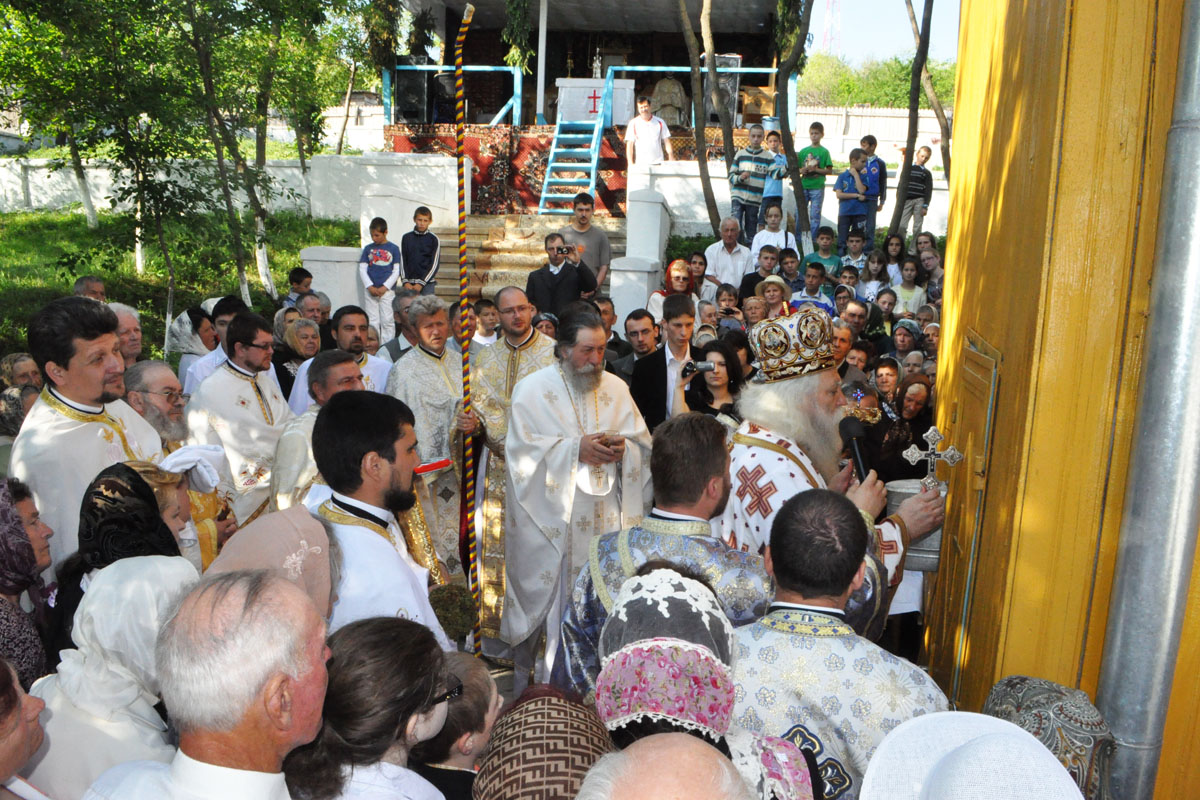 Resfinţirea bisericii din parohia Prăjeni, Protopopiatul Hârlău