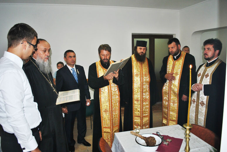 Cantina „Sfântul Ilie“ din Botoşani asigură hrana a 100 de nevoiaşi